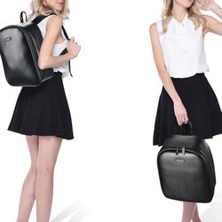 Byootique Makeup Artist Backpack w/ 1Clear Pouches