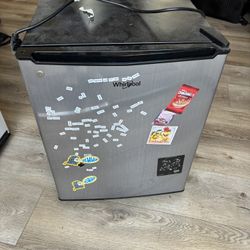 Mini Fridge 