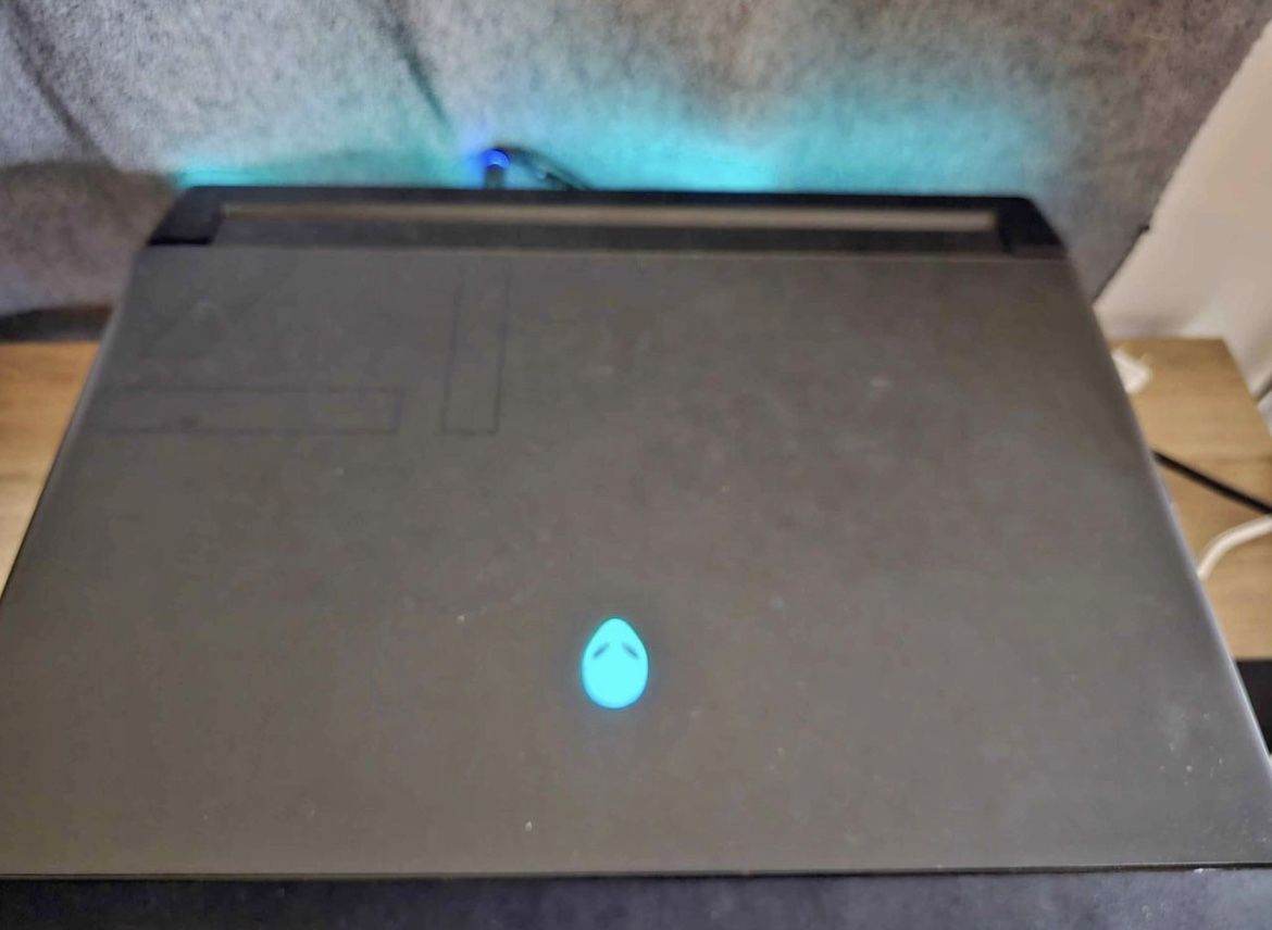 Alienware m17r3