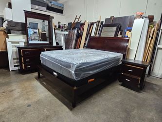 Queen bedroom set