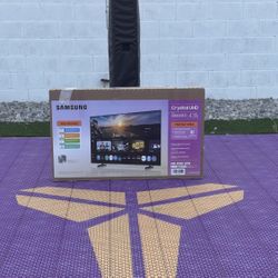 MV 43u8000f 43” Samsung smart 4k led Uhd tv