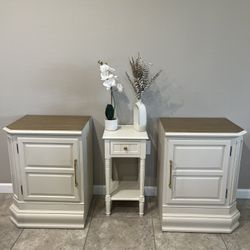 Elegant Solid Wood Nightstands - Refinished - Set of 2