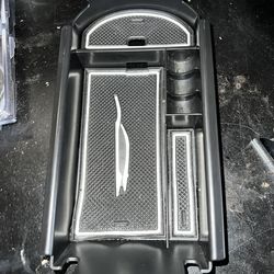 2019 Toyota CHR car storage console