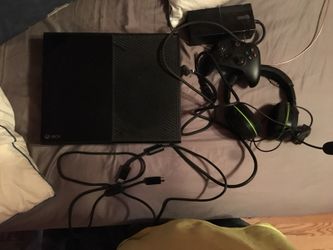 Xbox one master chief edition and turtle beaches