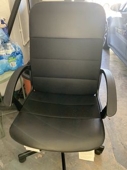 Arm chair with wheels