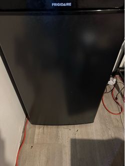 Frigidaire mini fridge great condition - Hollywood local pick up