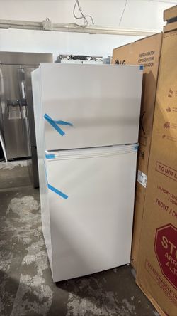 Apartment size refrigerator