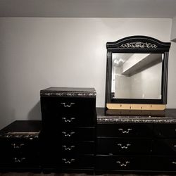 Dresser Set (3 Pieces, 15 Drawers) w/ Mirror