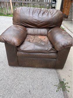 Free Leather Chair. Super comfortable