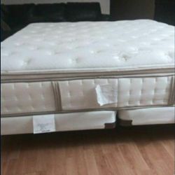 Clean King Size Beautyrest Mattress 