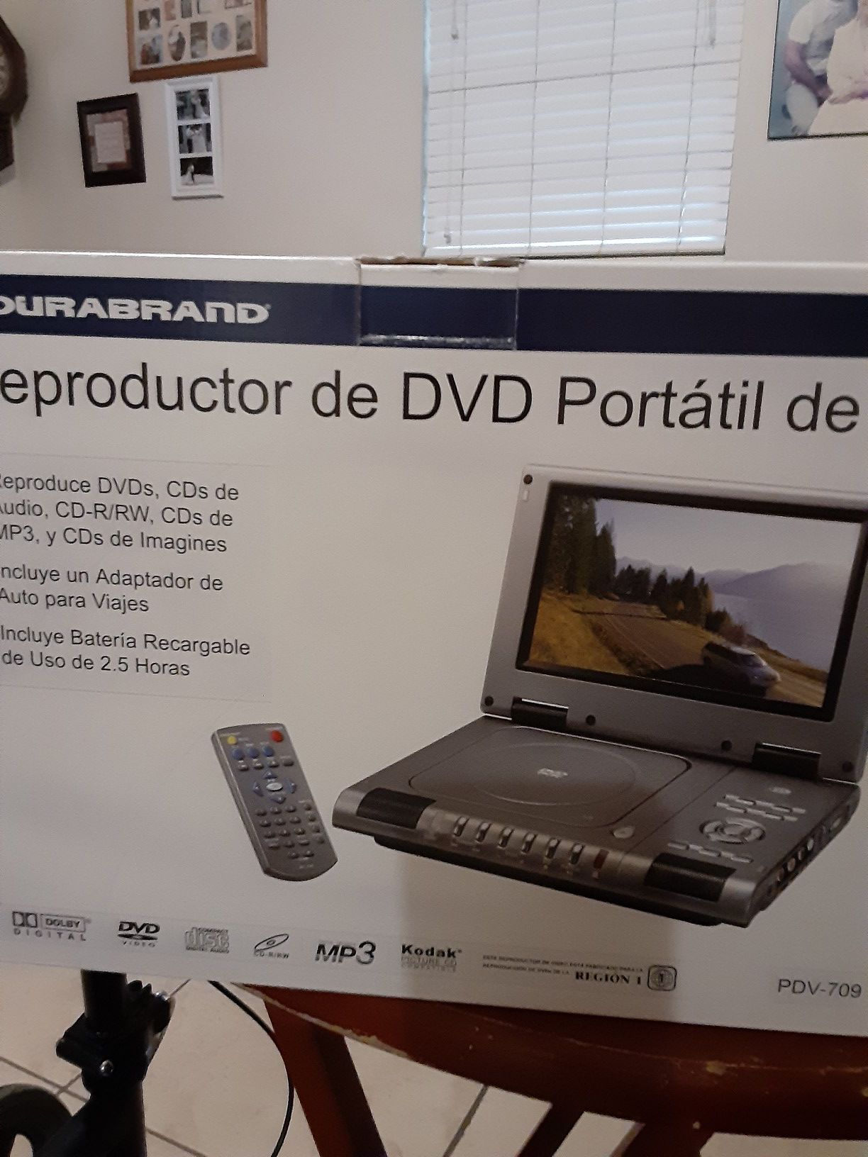 Portable DVD player 9",Durabrand in box.new
