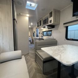 2023 East to West Della Terra