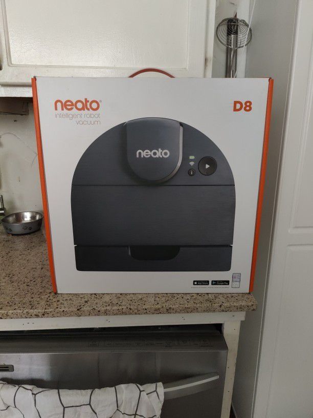 Neato D8 Robot Vacuum 