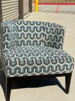 Accent Chair – Blue & Gray Geometric Pattern – Wood Legs