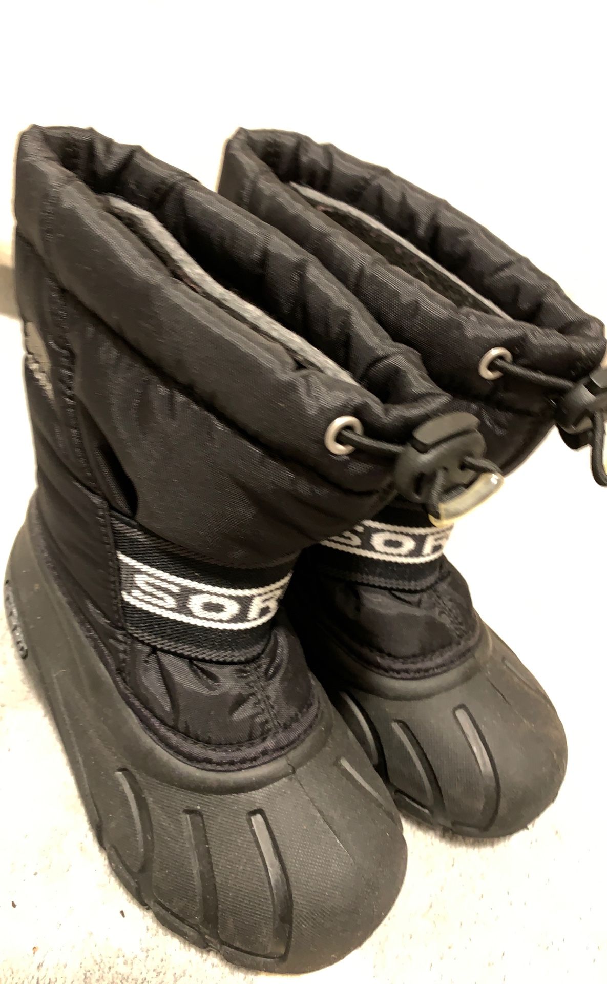 Like new kids Sorel snow boots 10T