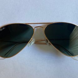 Ray-Ban Aviator Gold Sunglasses 
