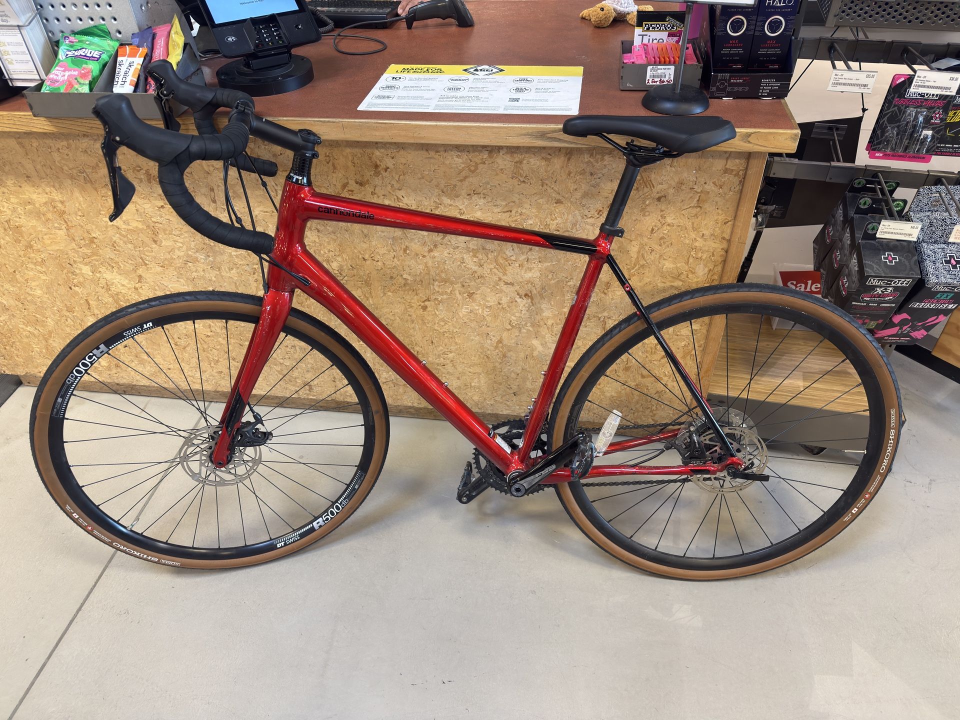 Cannondale Synapse Road Bike – Disc Brake – Size 58 – DT Swiss Wheels – Excellent Condition