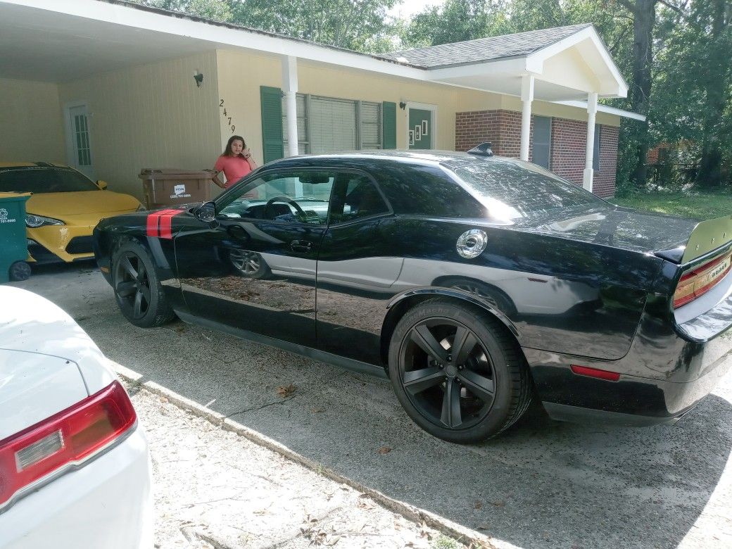 Dodge Challenger Six-speed