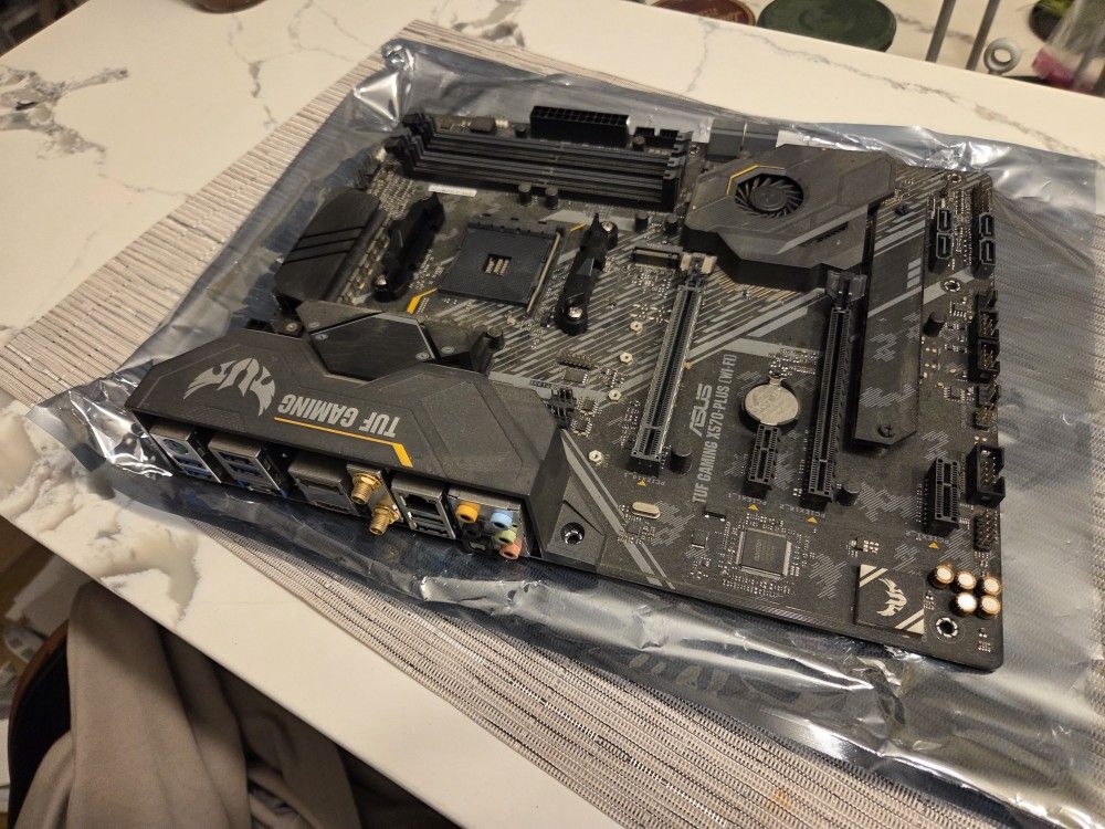 AMD AM4 X570 ATX gaming motherboard