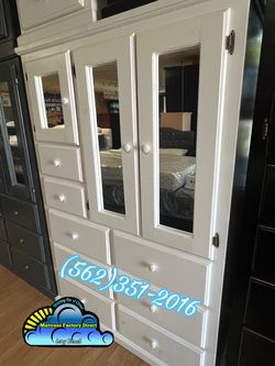 White pinewood wardrobe closet ropero armoire Nuevo new