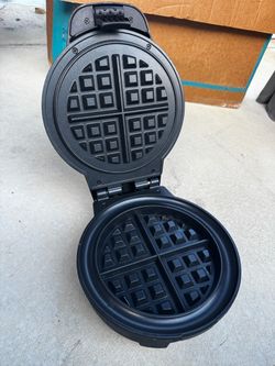 Round Non-Stick Waffle Maker