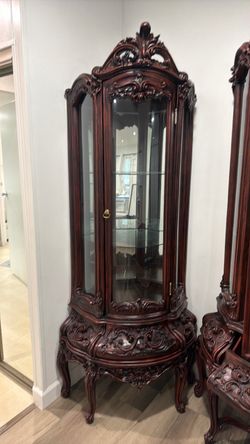 Vintage corner curio