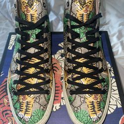 Gucci GG SUPREME BENGAL TIGER SNEAKERS & Slides