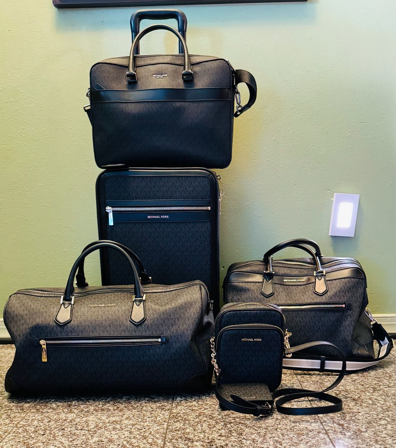 Michael Kors Full Travel Set