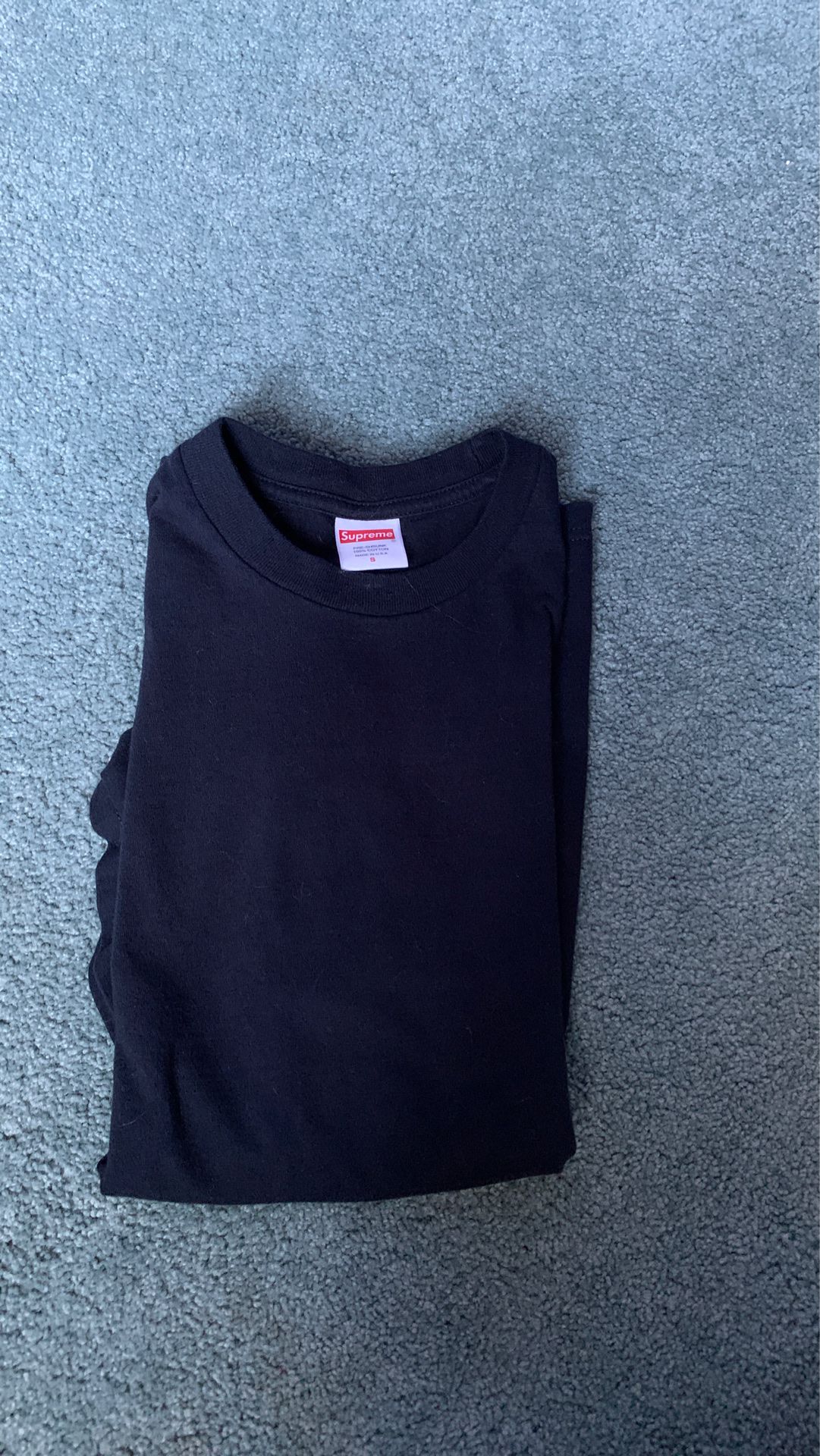 Blank supreme tee navy size small