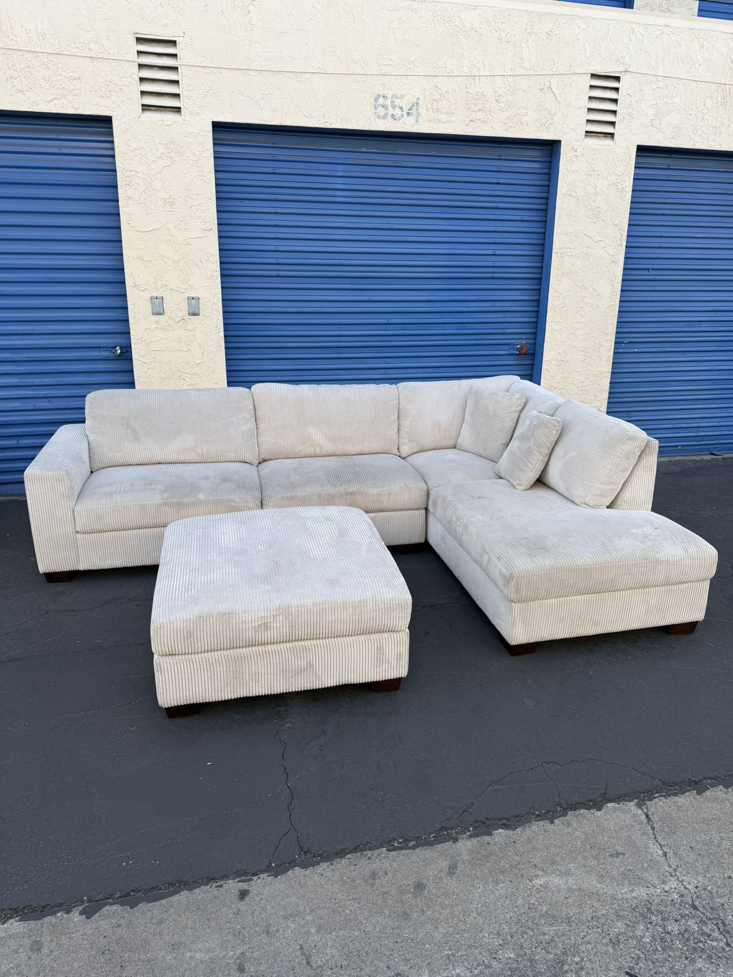 Thomasville Artesia Corduroy Sectional w/ Ottoman – Needs Cleaning, Priced to Move!