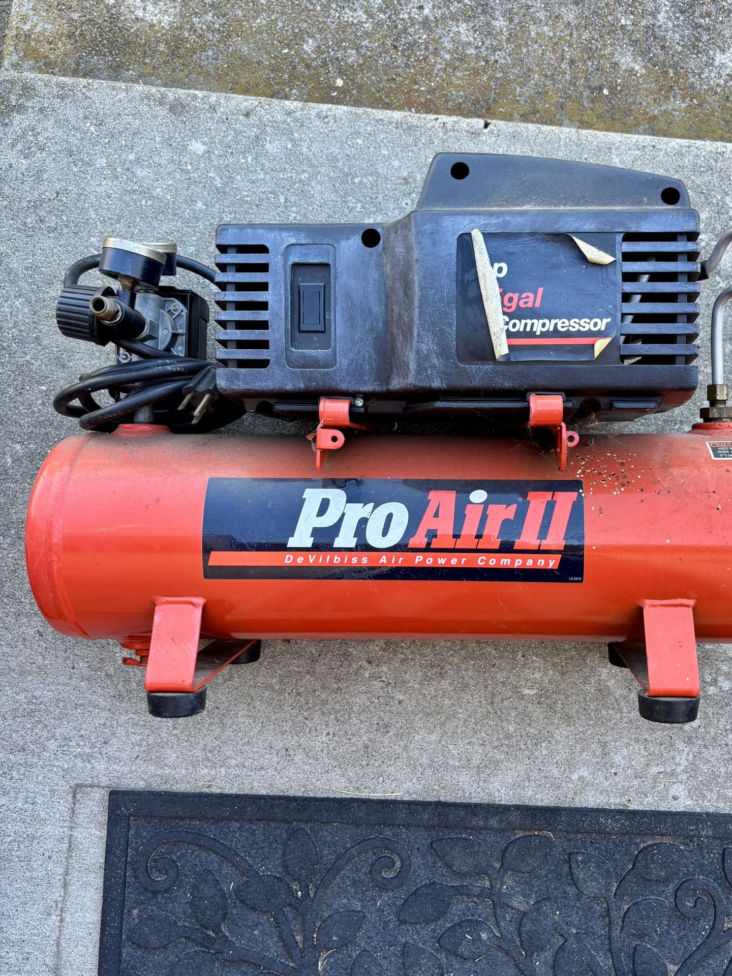 PRO AIR 11 Portable Air Compressor