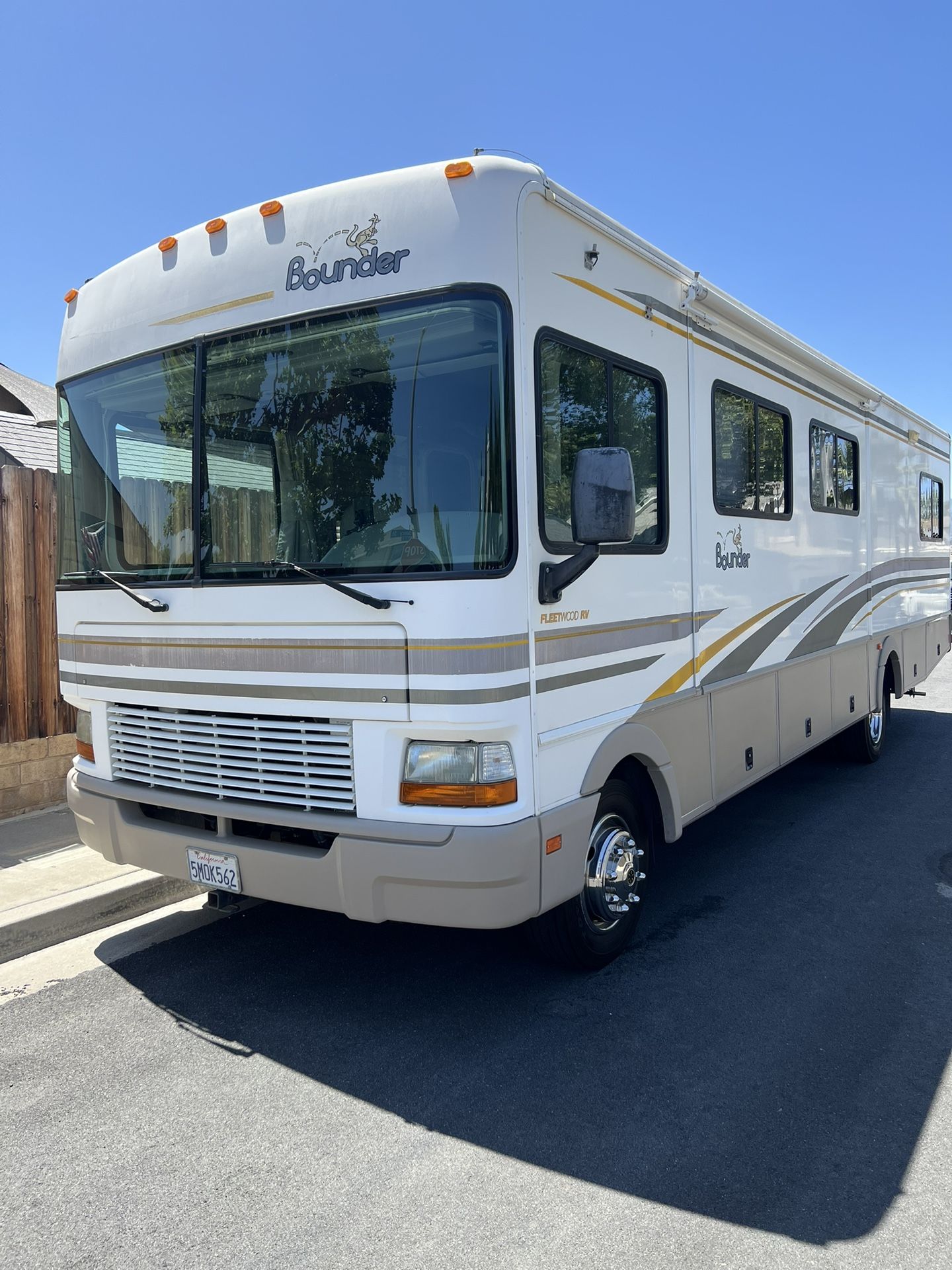 2002 Fleetwood Bounder
