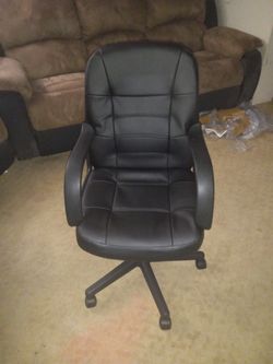 New Ofiice Chair. Room Essential