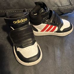 Baby boys Adidas Shoes Sz  6