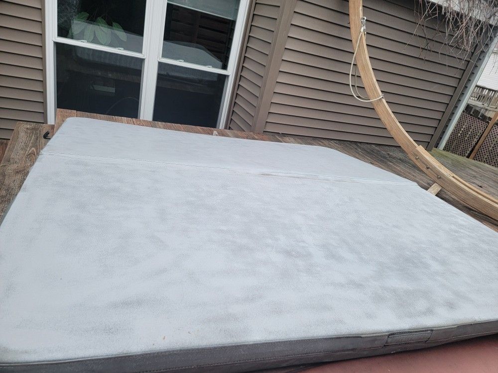 Hot Tube Cover 89"x89"