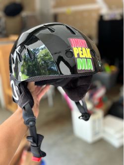 Luckybums ski helmet, pristine