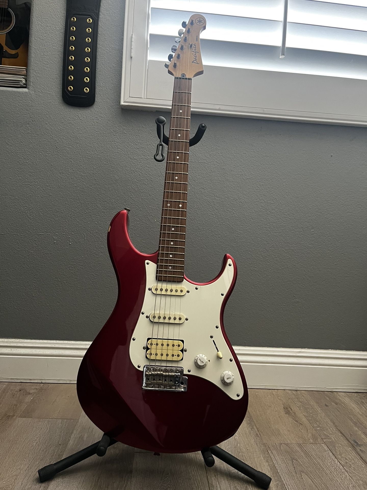 Pacifica Yamaha Electric Guitar Metallic Red
