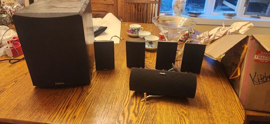 Definitive Technology 5.1 Surround Sound System