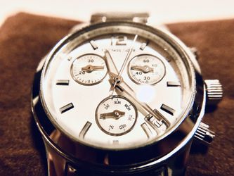 Michael Kors: Women's MK5428 Runway Silver Watch