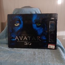 James Cameron's Avatar Collector's Vault Book 3- D With Original 3-D Glasses 