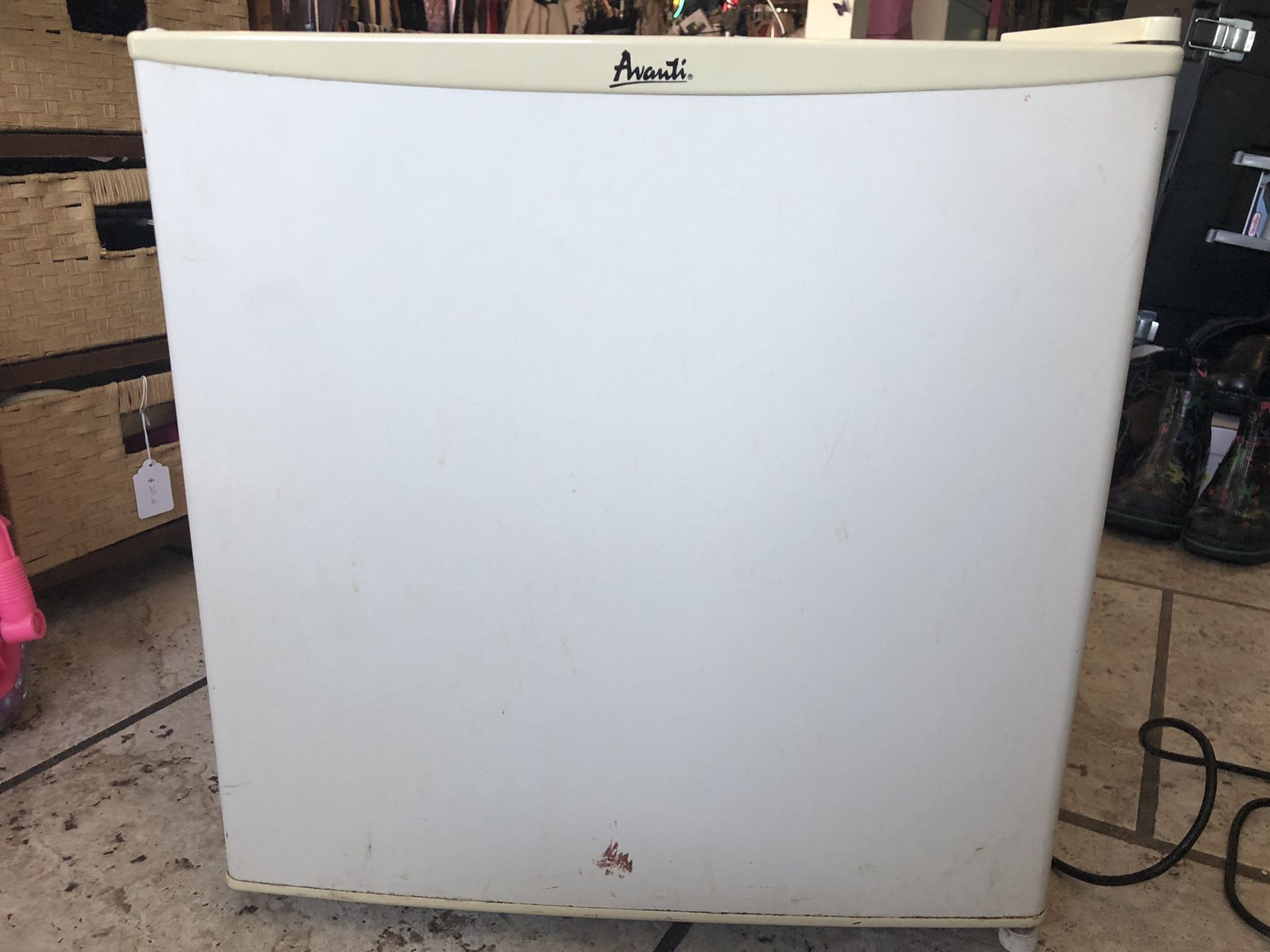 Used Avanti Mini Fridge