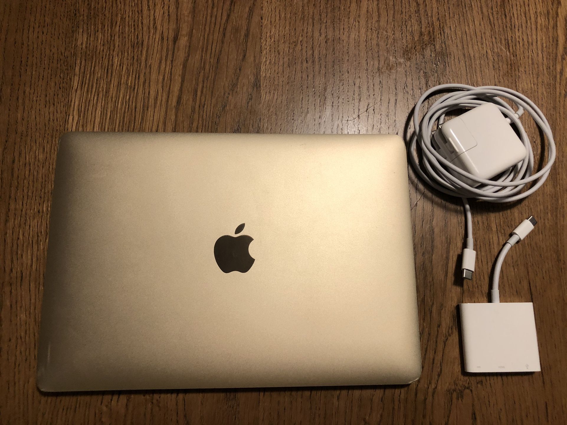 MacBook Air Gold Mid 2017 w/ Accessories