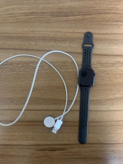 Apple Watch- Series 5 Nike
