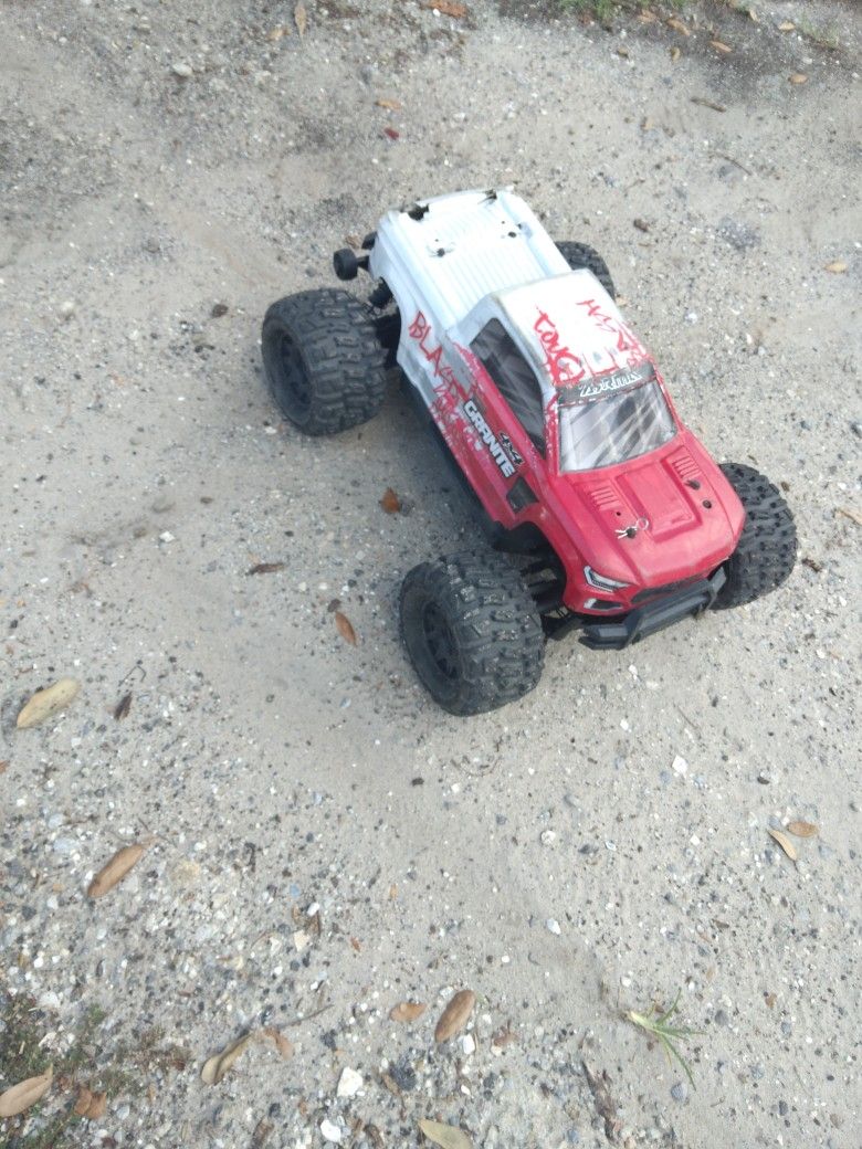 Arrma Granite Blx 3s for Sale in Winter Haven, FL - OfferUp