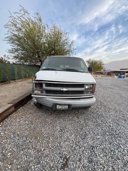 Chevrolet Express Van – 1500