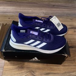New Men's Adidas Supernova Washington Huskies University Purple Running Marathon size 8.5
