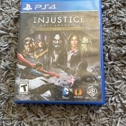 INJUSTICE: GODS AMONG US 