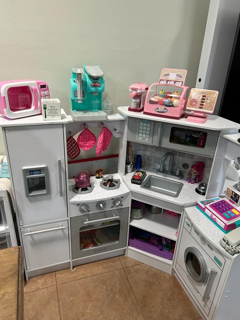 Second hand toy hotsell kitchen for sale