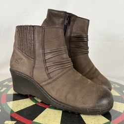 Keen Zurich Brown Leather Wedge Ankle Bootie Boots Ruched Zip Women’s Size 9.5