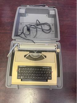 Electric Typewriter Underwood 555